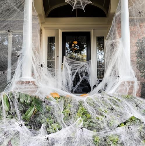 Halloween Deko Spinnennetz, 300g Weiß Spinnenweben Halloween Spinnennetz Dekoration mit 50St Schwarz Kunststoff Spinnen Outdoor Garten Innen Horror Party Hängende Gruselig Deko, Dehnbar & Realistisch