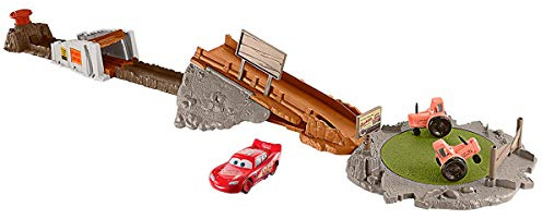 Mattel Disney Cars FLK03 Smokeys Traktor-Trainingspiste
