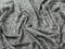 Italienisches Metallic Slub-Textur Stretch Jersey Kleid Stoff schwarz & silber – Meterware + Craft Guide