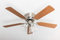 Pepeo - Kisa Deckenventilator mit Beleuchtung | Ventilator mit Zugschalter in Silber mit Wendeflügeln in Weiß und Ahorn-Holzoptik, Durchmesser 105 cm. (Farbe: Nickel gebürstet, Weiß/Ahorn)