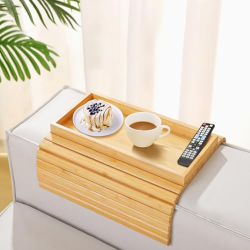 Kssiaz Sofatablett Armlehne, Bambus Sofa Tablett Sofa Ablage, Faltbares Couch Tablett Armlehne, Rutschfestes Sofa Armlehnentablett Sofatablett mit Getränkehalter für Snacks/Handy/Control/Tassen