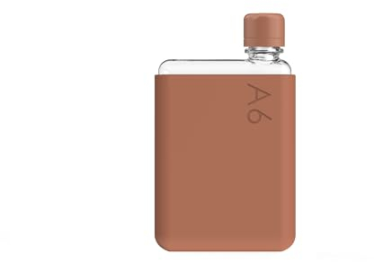 memobottle Paquete A6 (Terracota) – 375 ml – Botella, funda de silicona y tapa | Botella de agua compacta para bolsas y bolsillos pequeños | Tritan sin BPA | Moderna, minimalista | Para gimnasio y
