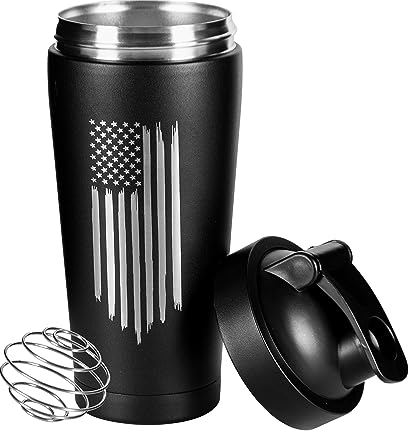 Military Gift Shop Bouteille shaker isotherme de 710 ml avec motif de drapeau américain déchiré gravé avec boule | Tasse isotherme en métal pour mélanges de protéines, shakes et pré-entraînement