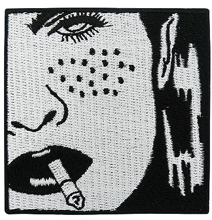 Finally Home Rauch und Asche Bad Girl Patch zum Aufbügeln - Anime Aufnäher | Schwarzweiß Motiv: Mund, Anime, Love & Tattoo. Als Bügelbild für Jeansjacke & Tasche.