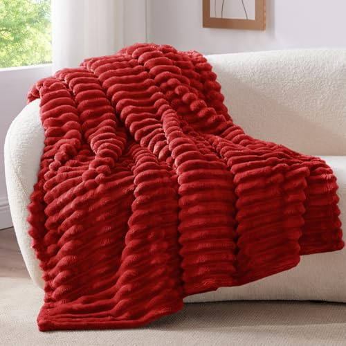 BEDELITE Kuscheldecke Flauschig Deko Decke für Couch, Burgund, 150x200 | Flanell Fleecedecke, Cord Überwurf für Wohnzimmer und Schlafzimmer, weiche Wohndecke, Tagesdecke, das ideale Geschenk