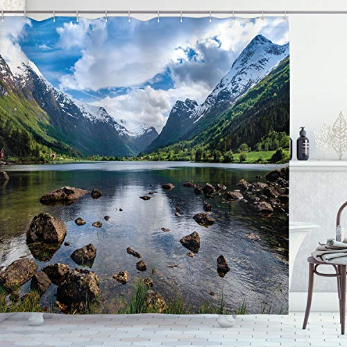 ABAKUHAUS Natur Duschvorhang, Fluss Open Sky Norwegen, Stoffliches Gewebe Badezimmerdekorationsset mit Haken, 175 x 180 cm, Weiß Grün Braun