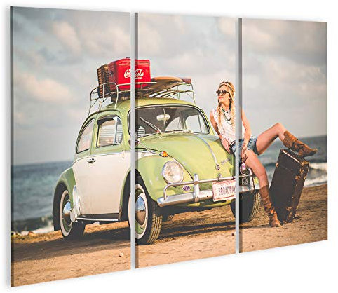 Bild Bilder auf Leinwand Käfer Beetle Retro Vintage mit Hippie Girl Surfer Lifestyle am Strand Wandbild Poster Leinwandbild SKG