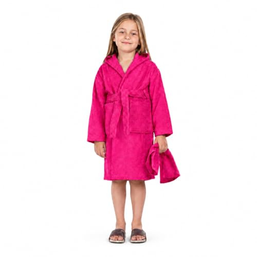 ALLEN & MATE Kinder Frottee-Bademantel mit Kapuze, 6-15 Jahre | 100% Baumwolle-Frottee, 2 Taschen, Gratis-Handtuch, für 120-163 cm, Jungen & Mädchen, Schwimmen & Strand, Maschinenwäsche