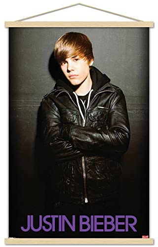 Trends International Justin Bieber – Love Wandposter, 56,8 x 86,4 cm, Premium-Druck und Buchenholz-Aufhänger-Set
