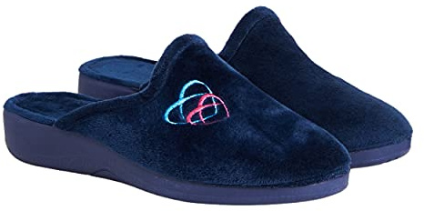 Zapatillas de casa de mujer con cuña y talón abierto | con puntera cerrada, superficie de aspecto aterciopelado y detalle bordado para uso cotidiano en interiores y épocas frescas.