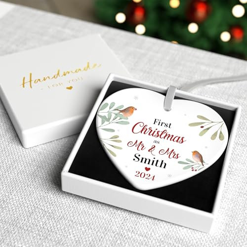 First Christmas As Mr and Mrs Decoration Bauble, Personalised 1st Xmas Married Ceramic Tree Ornament, 1st Wedding Gift, Christmas Robin Couples Decoration, With Gift Box