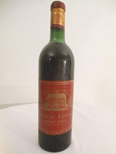 listrac château lestage cru bourgeois rouge 1964 - bordeaux france: une bouteille de vin.