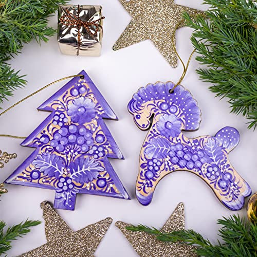 Zart Handbemalter Christbaumschmuck Pferd und Tannenbaum - Weihnachtsanhänger Aus Holz Bemalt nach Ukrainischer Art der Petrykiwka-Malerei, Kunsthandwerk für Weihnachten