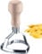 Westmark Ravioli-Ausstecher Vittoria – Praktischer Herz-Ausstecher zum Ausstechen von selbstgemachten Nudeln und Gebäckteig – Zink, Buchenholz