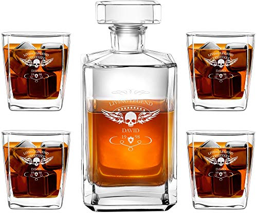 Maverton Whiskey Karaffe + 4 / 6er Whiskygläser Set mit Gravur - 700ml Whisky Dekanter - Geschenk zum Geburtstag für Männer - Living Legend