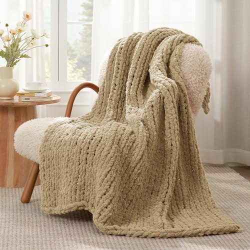 Amélie Home Grobstrick-Decke, Überwurf, dickes weiches Garn, grober Überwurf, 40 x 50 cm, handgefertigt, Chenille, Zopfstrick, Häkeldecke, warme Seilknotendecke für Couch, Bett, Sofa, Beige