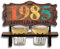 DARO Design - Schnapsbank Jahreszahl Geschenk zum 40. Geburtstag, Limited Edition Jahrgang 1985, Geburtstagsgeschenk Deko Vintage Retro Look lustige Geldgeschenke mit 2 Schnapsgläser, Geburtstagsdeko