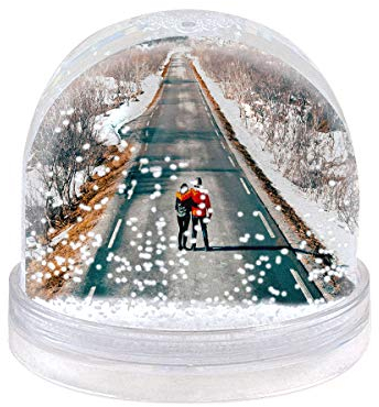 ORWO – Personalisierbare Schneekugel mit Foto | individuelles Fotogeschenk | identisches Foto beidseitig | hochwertige Kunststoff-Kugel | Druck Made in Germany (Schneeflocken)