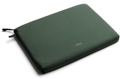 Bellroy Lite Laptop Sleeve, Gepolsterte Hülle für 16-Zoll-Laptops - Spruce | Leichte 16-Zoll-Laptophülle mit schlanker, schützender Polsterung