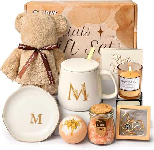 Initiale M Coffret Cadeau Femme, Cadeau Personnalisé avec Mug Bougie Parfumées Collier Femme, Cadeaux Femme Original Utile, Idee Cadeaux Femme Anniversaire, Cadeau pour Maman Soeur Meilleure Amie