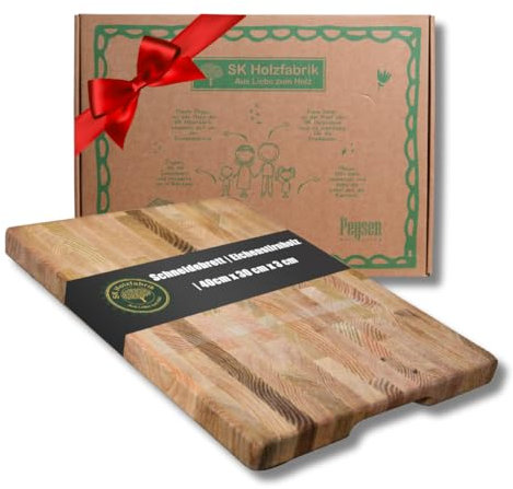 Premium Schneidebrett aus Eichenholz - PERSONALISIERBAR - 40 x 30 x 3 cm Hochwertiges Küchenbrett aus Stirnholz - Holzschneidebrett mit Standfüßen und Griffmulde - Holz Schneidebrett groß