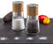 AdHoc Gewürzmühlen Set Akasia | Salz- & Pfeffermühle aus Glas & Holz | Keramikmahlwerk | Einstellbarer Mahlgrad | Inkl. Meersalz & schwarzer Pfeffer
