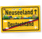 DankeDir! Neuseeland Deutschland Ortsschild - Schild 30 x 20 cm - Geschenk Idee Gutschein Reise Urlaub Reisegutschein Männer & Frauen Geldgeschenk Abschiedskarte Geschenkidee Deko Karte