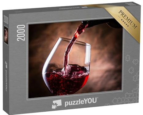 puzzleYOU: Puzzle 2000 Teile „Rotwein einschenken, Flasche, Glas, verschwommener Hintergrund“ – aus der Puzzle-Kollektion Wein