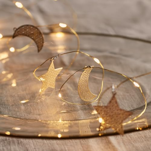 Lights4fun 20er Micro Mond und Sterne Lichterkette Orientalisch batteriebetrieben mit Timer Ramadan Deko Beleuchtung Tischdeko Goldfarben