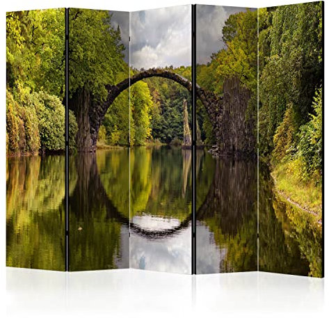 murando Akusticher Raumteiler Landschaft 225x172 cm beidseitig auf Vlies-Leinwand Bedruckt Trennwand Spanische Wand Sichtschutz Raumtrenner Design Bäume Brücke Wald Natur c-B-0238-z-c