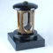 designgrab Grablampe mit Granit Sockel 20x20x5 cm, aus messingfarbenem Aluminium in Antikoptik und Granit Schwedisch Black SS1