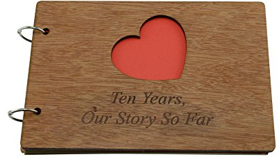 10 Years Our Story So Far - Scrapbook, Fotoalbum oder Notizbuch Idee zum 10. Jahrestag