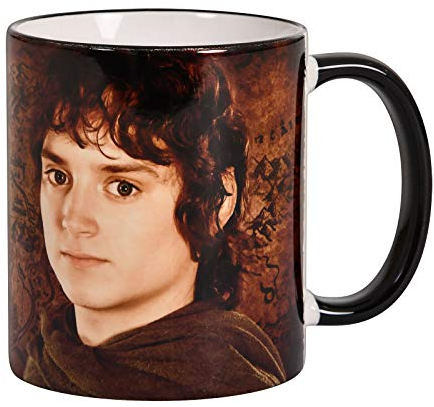 Elbenwald Herr der Ringe Tasse 20 Jahre Jubiläums Kollektion mit Frodo Rundumdruck und Filmlogo 320 ml Keramik