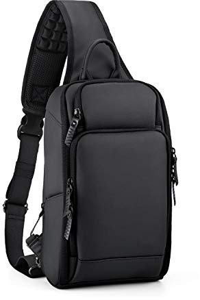 FANDARE Herren Brusttasche Schultertasche Sling Bag Rucksack mit USB Umhängetasche Grosse Kapazität Sporttasche für Wandern,Abenteuer,Sport, Reisen Wasserdicht Polyester Schwarz