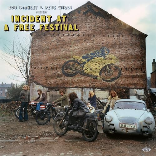 Stanley & Wiggs Present Incident at a Free Festiva