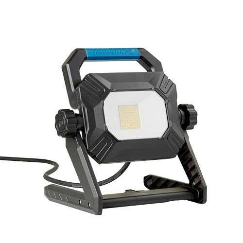 Northpoint LED Arbeitsstrahler 55 Watt dimmbar robustes Gehäuse stabiles Standgestell integrierter Steckdose