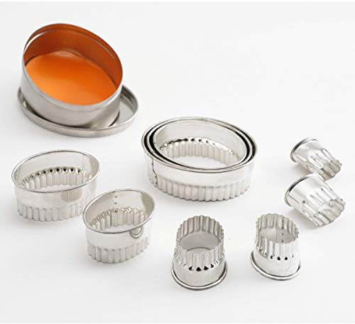 thermohauser Ausstecherset (Edelstahl rostfrei), oval, Rand gewellt, 9-tlg., Durchm. 2,4 - 8,2 cm, verpackt in Blech-Aufbewahrungsdose