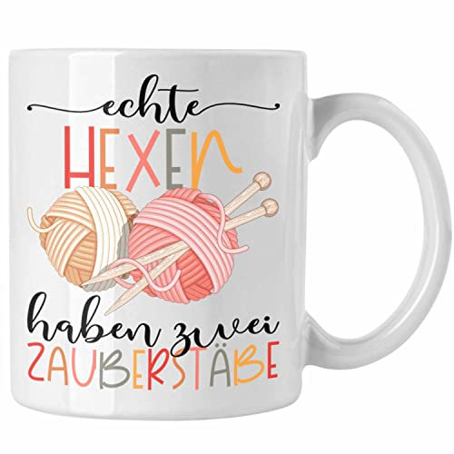 Trendation - Stricken Tasse Geschenk Häckeln Echte Hexen Haben 2 Zauberstäbe Geschenk Oma (Weiß)