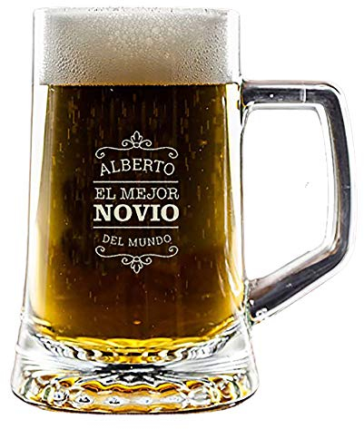 Regalo personalizado para novios: jarra de cerveza para ‘El mejor novio del mundo’ grabada con su nombre en estuche de cartón