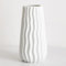 Keramik Vase Weiß, Gerippte Vasen für Blumen & Pampasgras, Modern Blumenvasen für Home Wohnzimmer Bauernhaus Esstisch Büro Dekor - Weiß, 25 x 9 x 6.5 cm