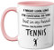 Stuff4 Tennis-Tasse - In My Head I'm Playing Tennis, Lustige Geschenke für Tennisspieler und -liebhaber, 325 ml, Keramik, Spülmaschinenfest, Rosa