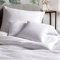 Traumschlaf Hotelbettwäsche • Kochfest & Chlorfest • Mako-Satin aus 100% Baumwolle • Weiß mit Streifen • Pflegeleicht & Atmungsaktiv • 1 Bettbezug 240 x 220 cm + 2 Kissenbezüge 40 x 80 cm