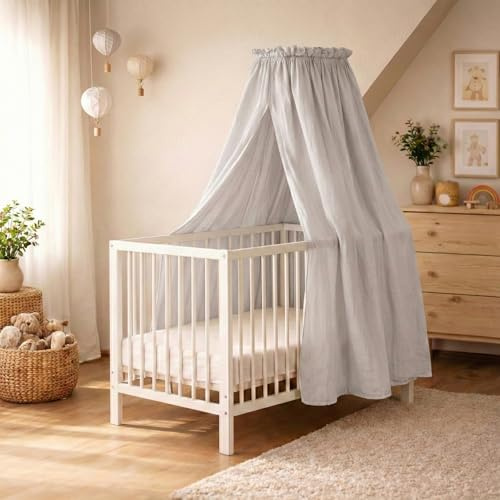 Betthimmel Babybett Set – Musselin Stoff mit montierter Himmelstange – Baldachin für Babybett zum Anklemmen – Himmelbett Vorhang & Kinderzimmer Deko in Creme oder Hellgrau (130 cm)