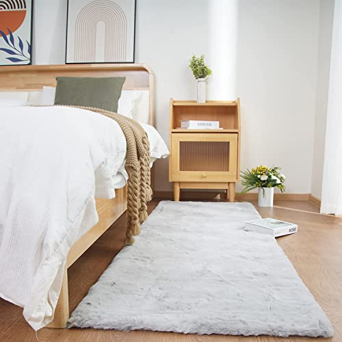 Ghouse Kurzflor Wohnzimmer Teppich Schlafzimmer Matte Moderner Home Flauschig Weich Teppiche für Kinderzimmer Anti-Rutsch Unterseite Waschbarer Teppich 60x180 cm Grau