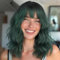 Colorfulpanda Perücke Grün für Frauen mit Pony Kostüm Kurz Grün Perücken Locken für Halloween Fasching Karneval Kostüm Party Wig
