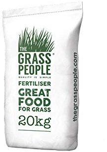 The Grass People Feed, Weed and Moss Killer, 3 Jobs Done in One One-Off Application, Complete Solution, Kills Weeds, Kills Moss, Full Feed for a Fresh Lawn - 20kg