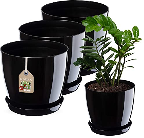 KADAX Blumentopf, Pflanzkübel-Set mit Untersetzer, Blumenkübel aus Kunststoff, runder Pflanztopf für Innenbereich, Übertopf für Blumen und Zimmerpflanzen, Kräutertopf (Set of 3 – 16cm, schwarz)