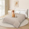 DUJUIKE Wasserdichter Sofabezug für Hunde, 100% wasserdichte Hundedecke, Sofaschutz, Bettdecke mit Antirutschpartikeln, Möbelschutz für Hunde, Katzen und Haustiere (Creme, 208-208cm)