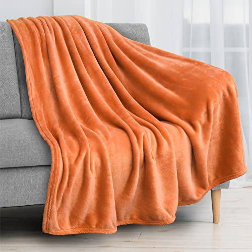 PAVILIA Fleece-Decke, Überwurf, superweich, Plüsch, luxuriöser Flanell-Überwurf, leichte Mikrofaser-Decke für Sofa, Couch, Bett (Orange, 127 x 152,4 cm)
