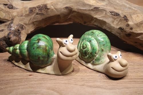 Holzwurm 2 niedliche Schnecken aus Keramik im Set, Länge 13 cm, H 7 cm, Deko-Schnecken mit grünem Häuschen